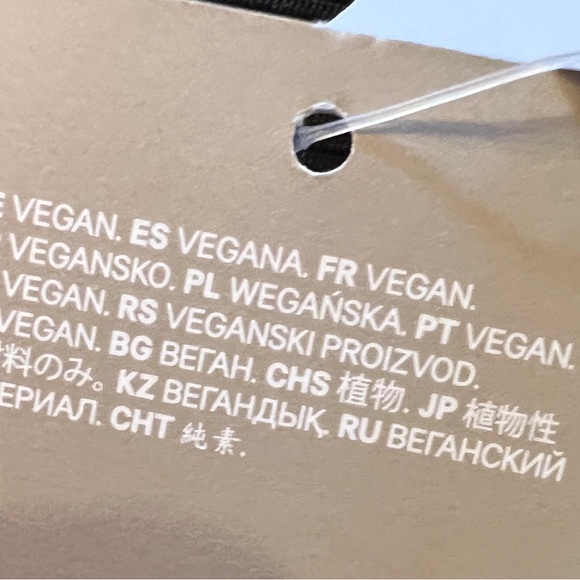 H&M Womens 3X Black VEGAN Leather Pants - Picture 8 of 9